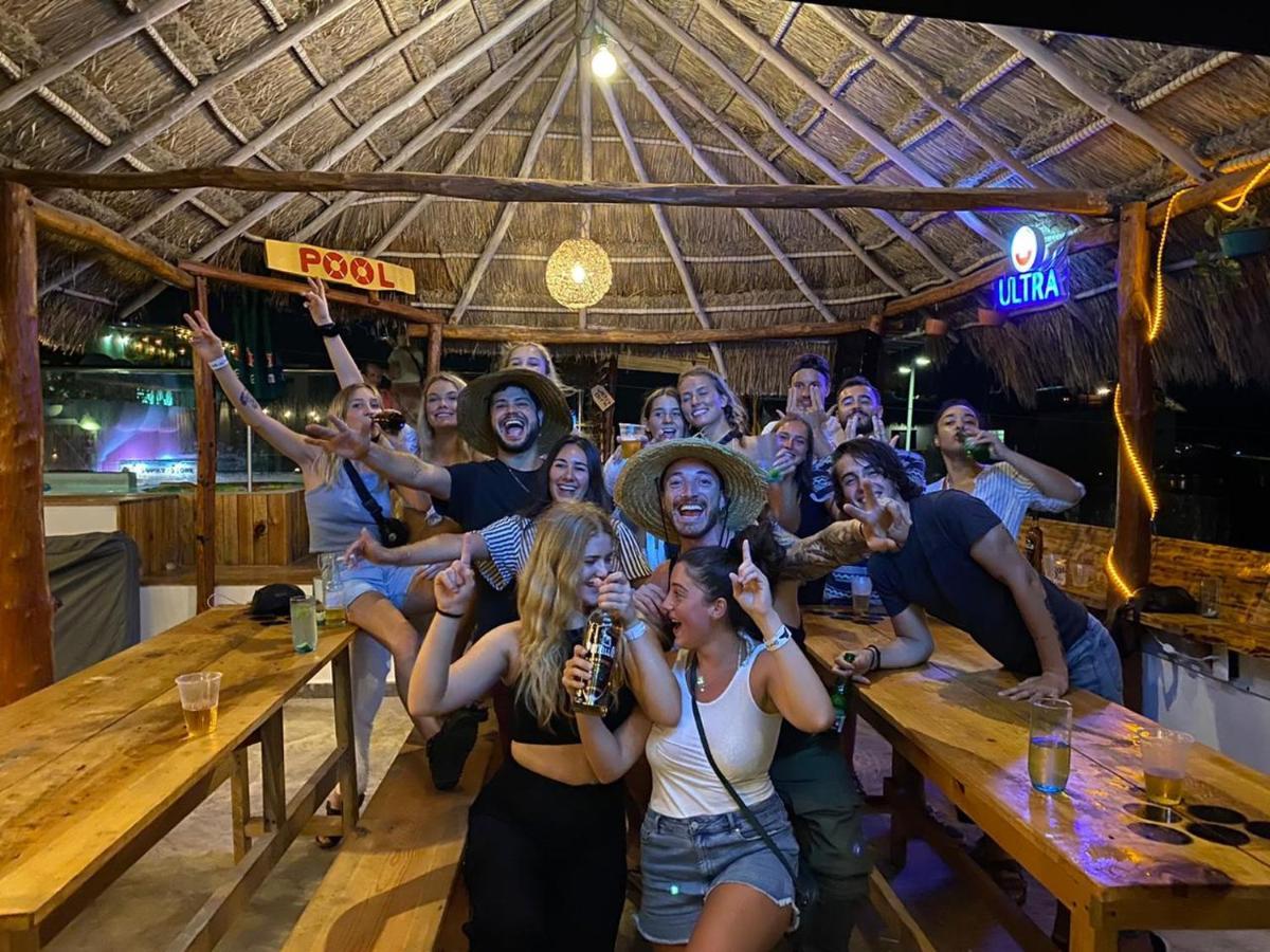 Straw Hat Hostel & Rooftop Bar Тулум Экстерьер фото