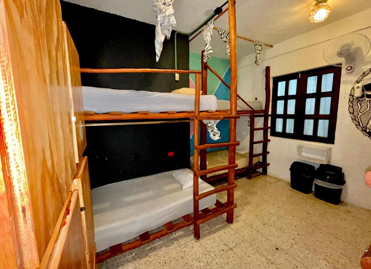 Straw Hat Hostel & Rooftop Bar Тулум Экстерьер фото